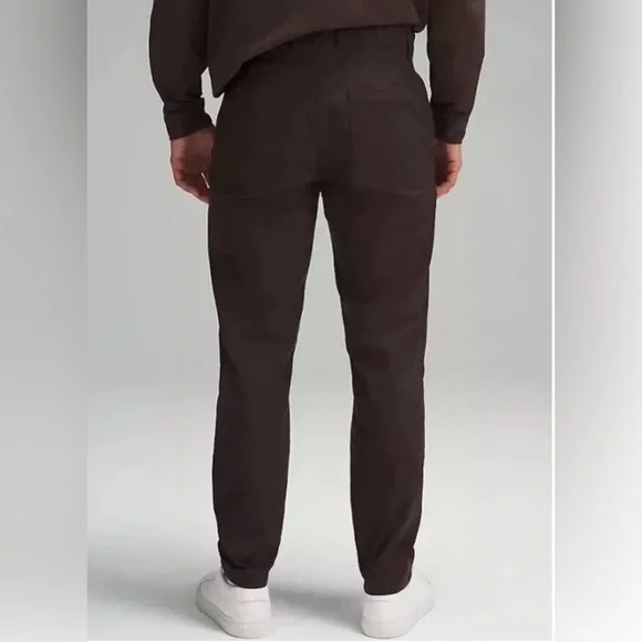 Lululemon Men's Slim-Tapered Heavy Twill Trouser in Espresso M5AYDS